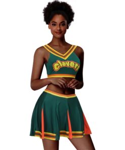 une femme avec le Déguisement cheerleader clovers années 80