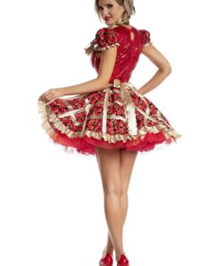 une femme portant la Robe Tarte aux Fraises Pin-Up