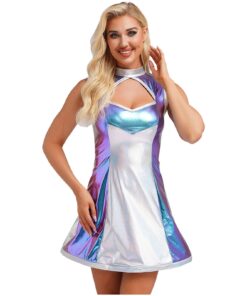 une femme avec la Robe Galaxie Holographique Irisée