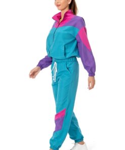 une femme avec le Survêtement colorblock femme turquoise fuchsia