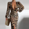 Robe léopard sexy à manches longues