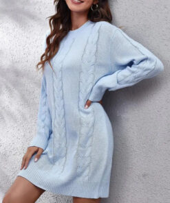 Robe pull bleu pastel torsadée