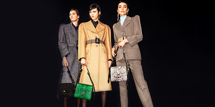 Mode tailleur femme années 80 – Élégance structurée et sacs en cuir de créateur