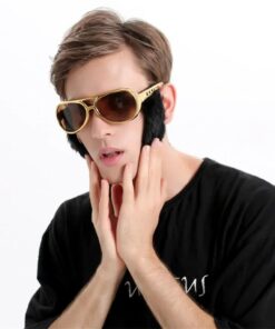 un homme avec Lunettes année 80 dorées avec rouflaquettes noires