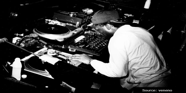 L'histoire de la musique house et son influence culturelle | Déguisement 80's